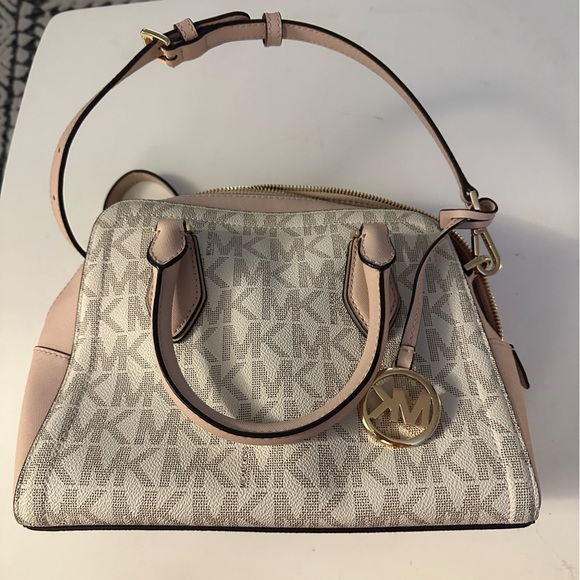 Barely Used Michael Kors Purse - Picture 2 of 4